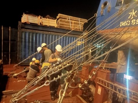 Lashing Operation 3