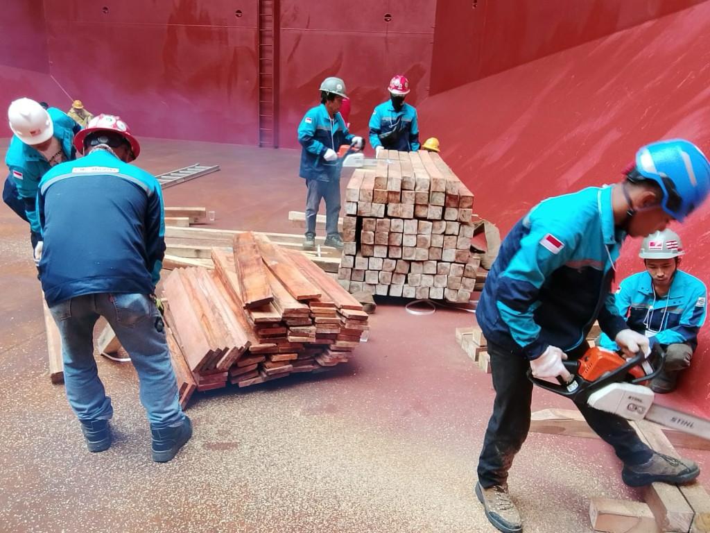 Lashing Operation 7